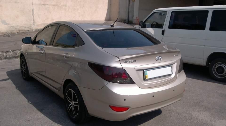 Спойлер лип багажника Hyundai Accent 2011-2015 ABS пластик під фарбування