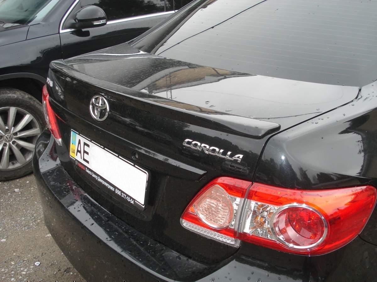 Спойлер лип багажника Toyota Corolla 2007-2012 ABS пластик під фарбування