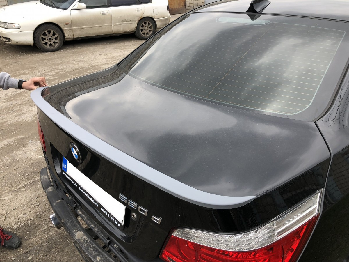 Спойлер лип багажника BMW series 5 E60 2004-2009 ABS пластик під фарбування