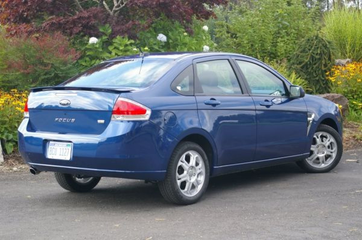 Спойлер на багажник Ford Focus USA 2008-