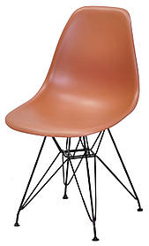 Стілець Nik BK-ML коричневий 91 на чорних металевих ніжках, дизайн Eames DSR Eiffel Leg