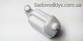 Каністра з дозатором для змішування бензину з олією