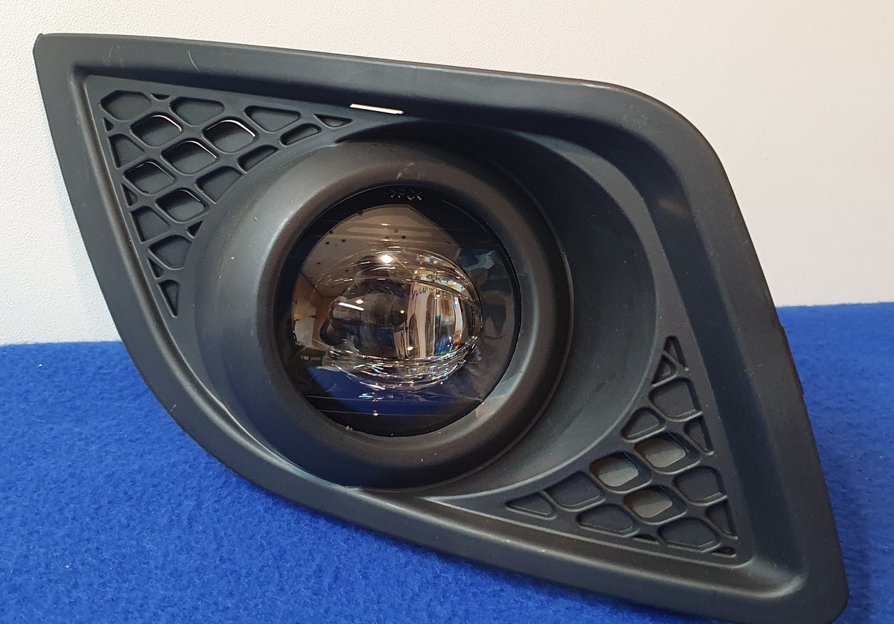 Протитуманітні LED фари на Ford Fiesta 2006 — 2008