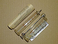 ОДНА КОЛБА Шприц скляний з металевим поршнем 5 мл 5-1-10:100-А-М, ТУ-64-1-789-83 (з голками)