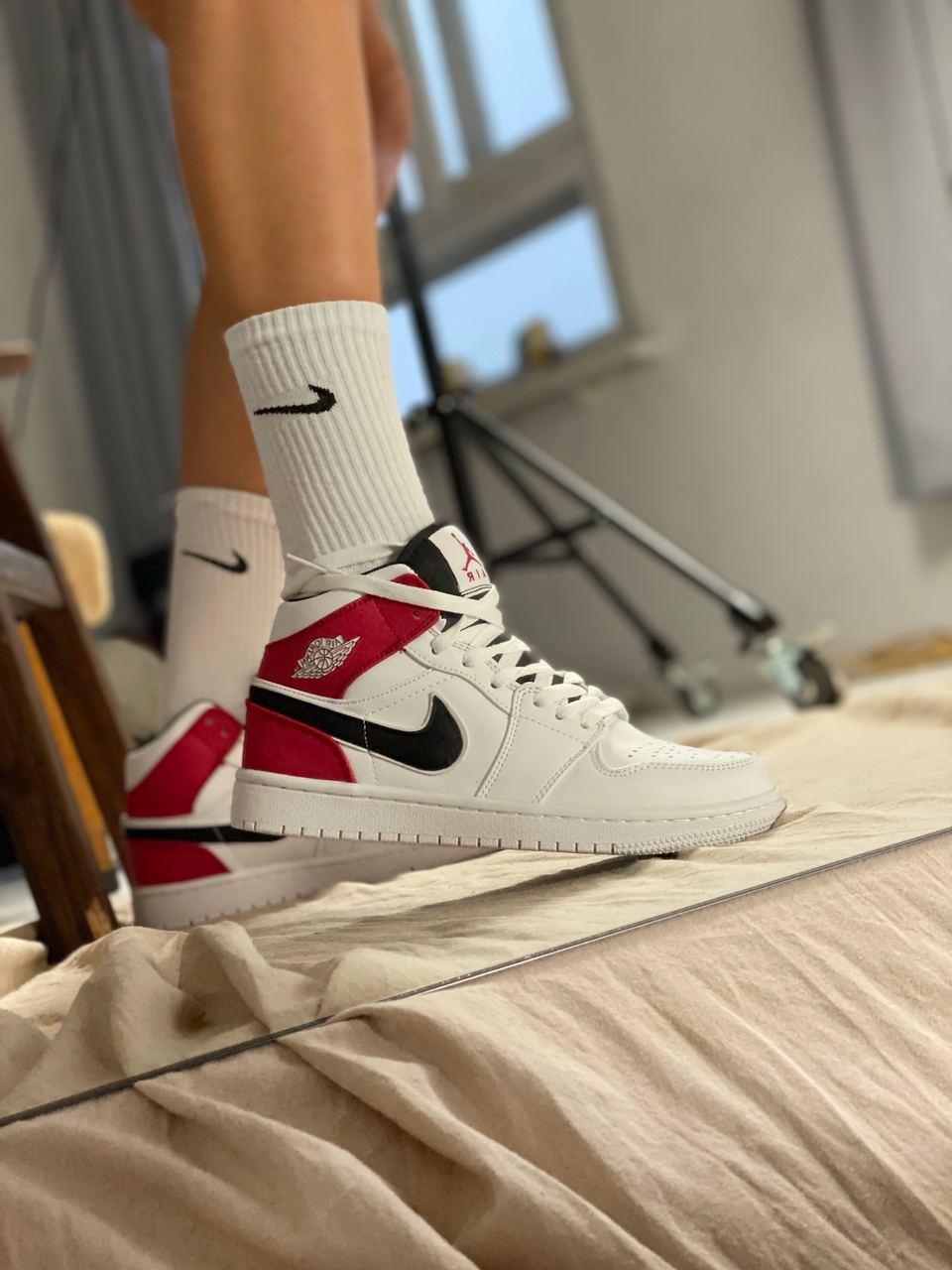 Жіночі кросівки Air Jordan 1 Mid White Black Gym Red 640734-116, фото 1