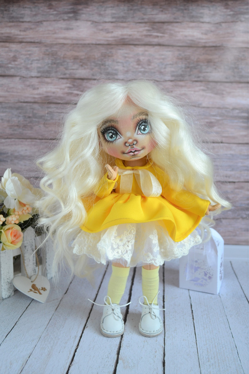 Текстильна лялька ручної роботи - Лялька з тканини - Авторська лялька - Лялька в жовтій сукні