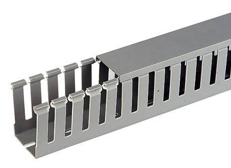 Пластиковий короб перфорований з кришкою 15x40