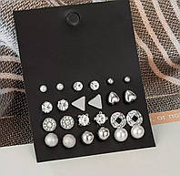 Серьги- гвоздики с кристаллами в серебряном цвете