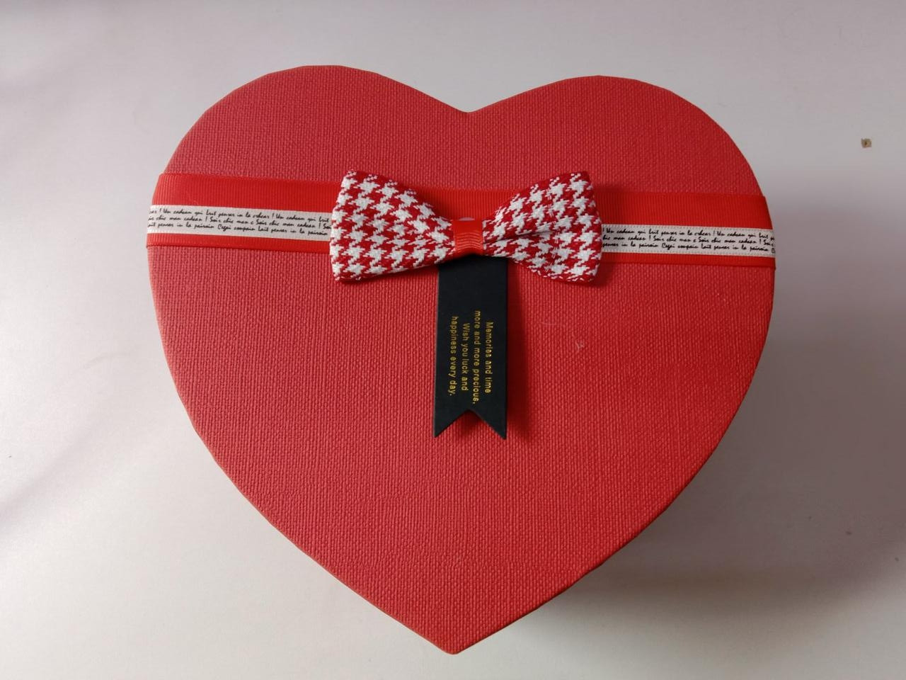 Подарункова коробочка у формі серця рожева 21,5x19,5x9cm з кришкою з великим бантом
