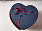 Подарункова коробочка у формі серця червона 18,5x17x7,5cm з синьою кришкою з великим бантом, фото 6