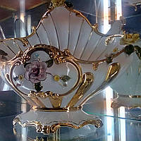 Бруно Костенаро, порцелянова декоративна фруктова чаша, у формі Морської раковини, біла, з квіткою троянди.