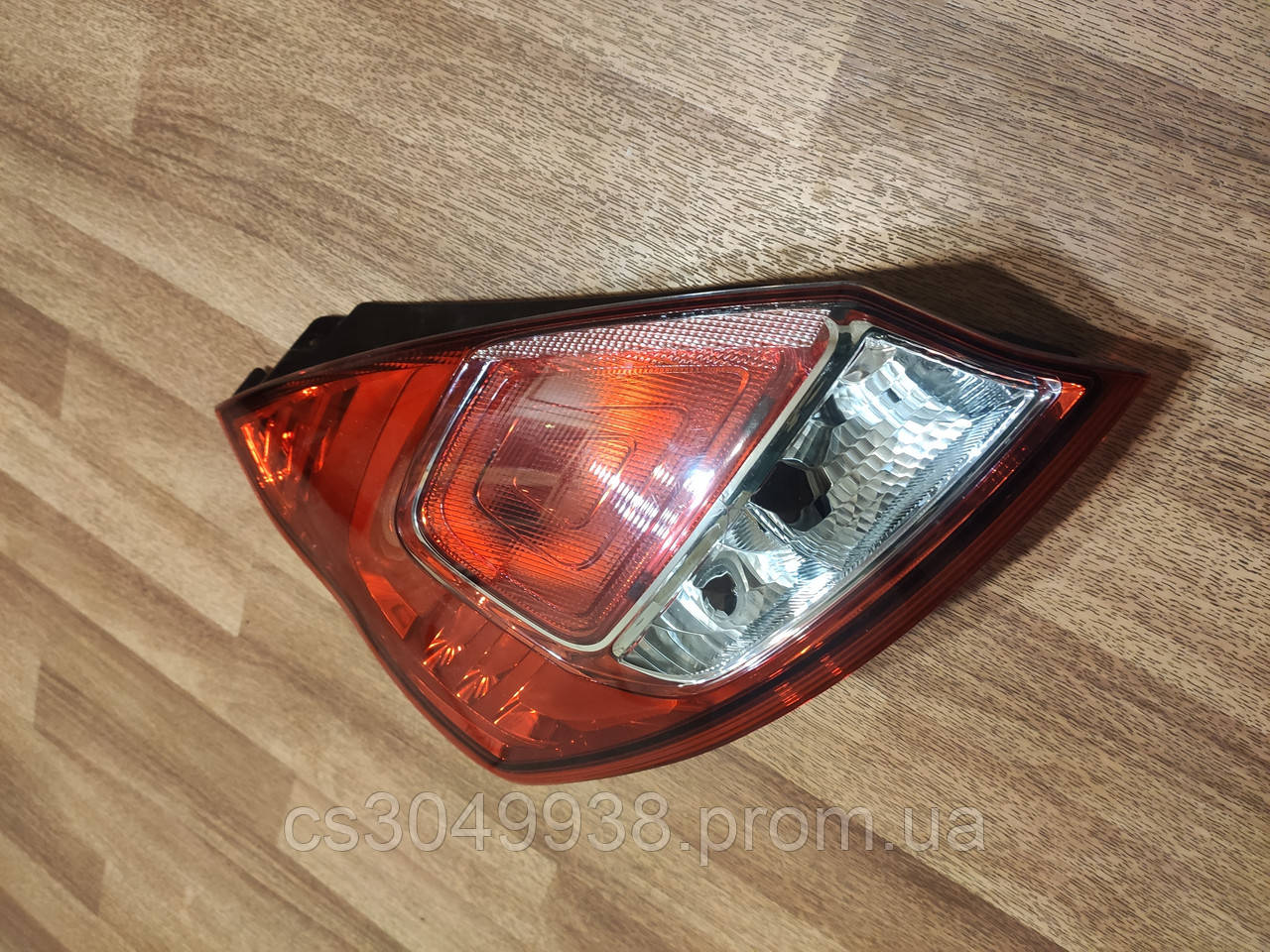 Задній лівий ліхтар Ford fiesta VII C1BB-13405-A