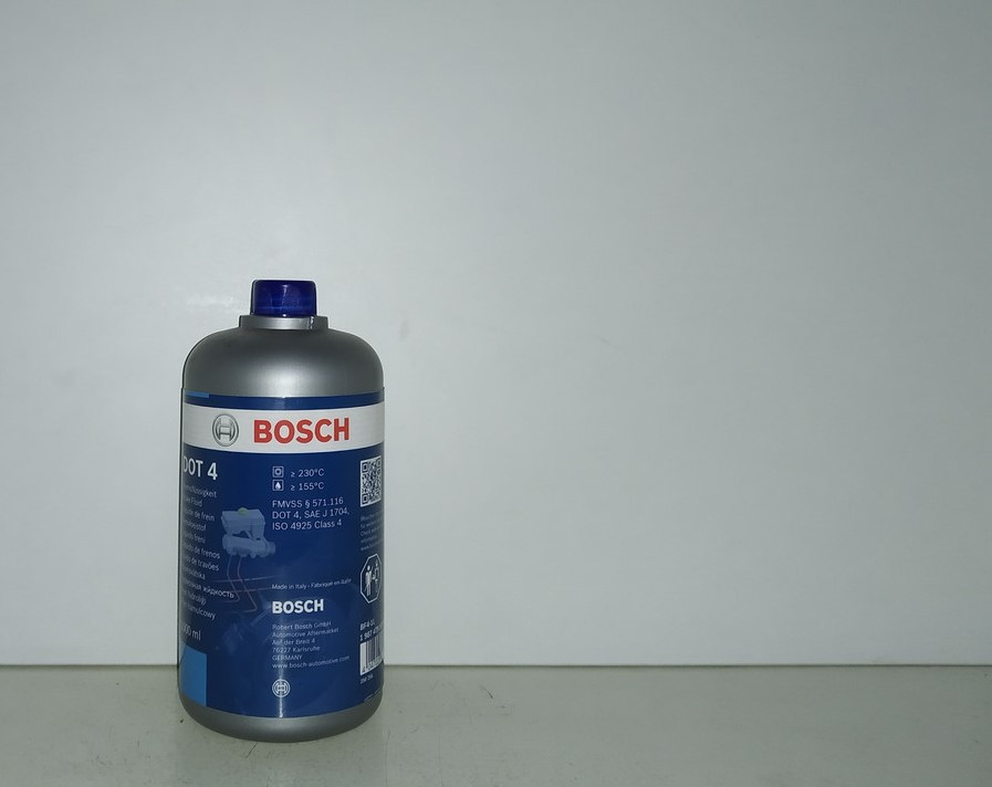 Тормозная жидкость BOSCH DOT-4 0,5л