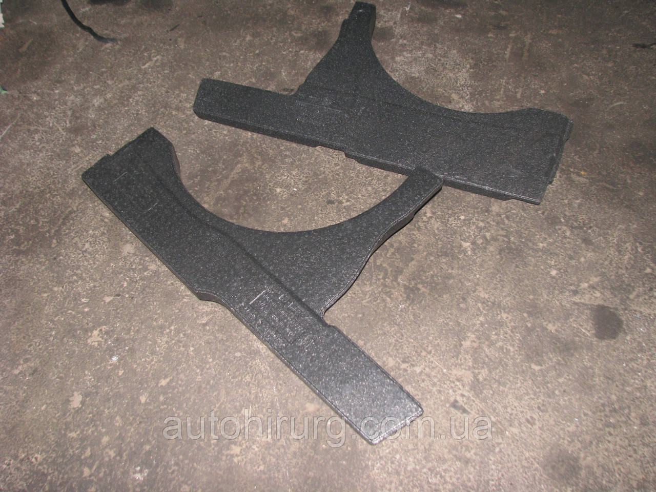 Пінопласт багажника (запасного колеса) Volkswagen Passat B7 USA (561864471/661864472)