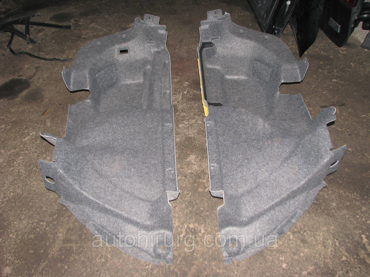 Бічна обшивка багажника Volkswagen Passat B7 USA (561867427 / 561867428)