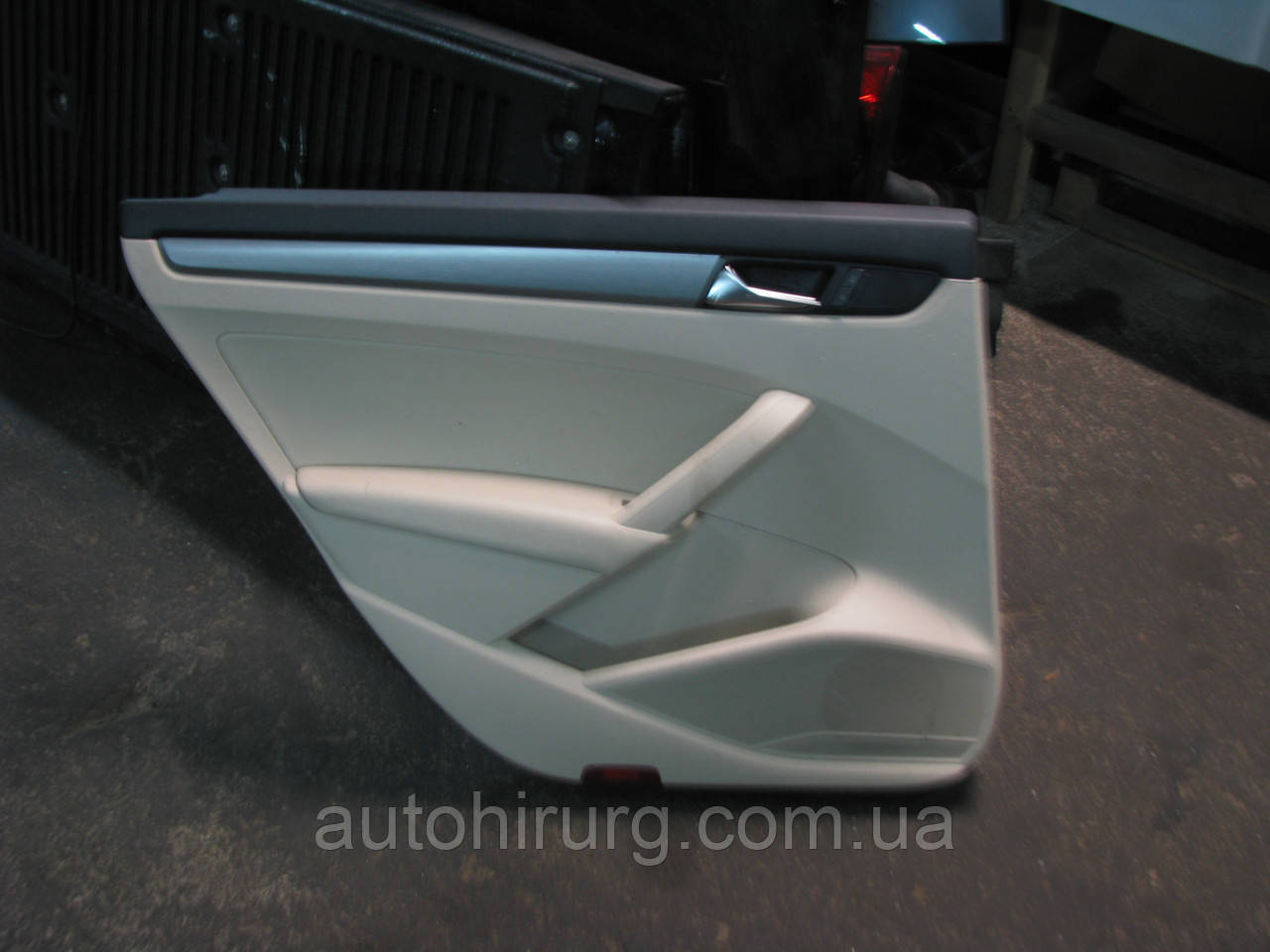 Карта задніх лівих дверей Volkswagen Passat B7 USA (561867211)