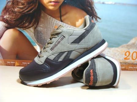 Чоловічі кросівки Reebok classic коричневі 43 р.