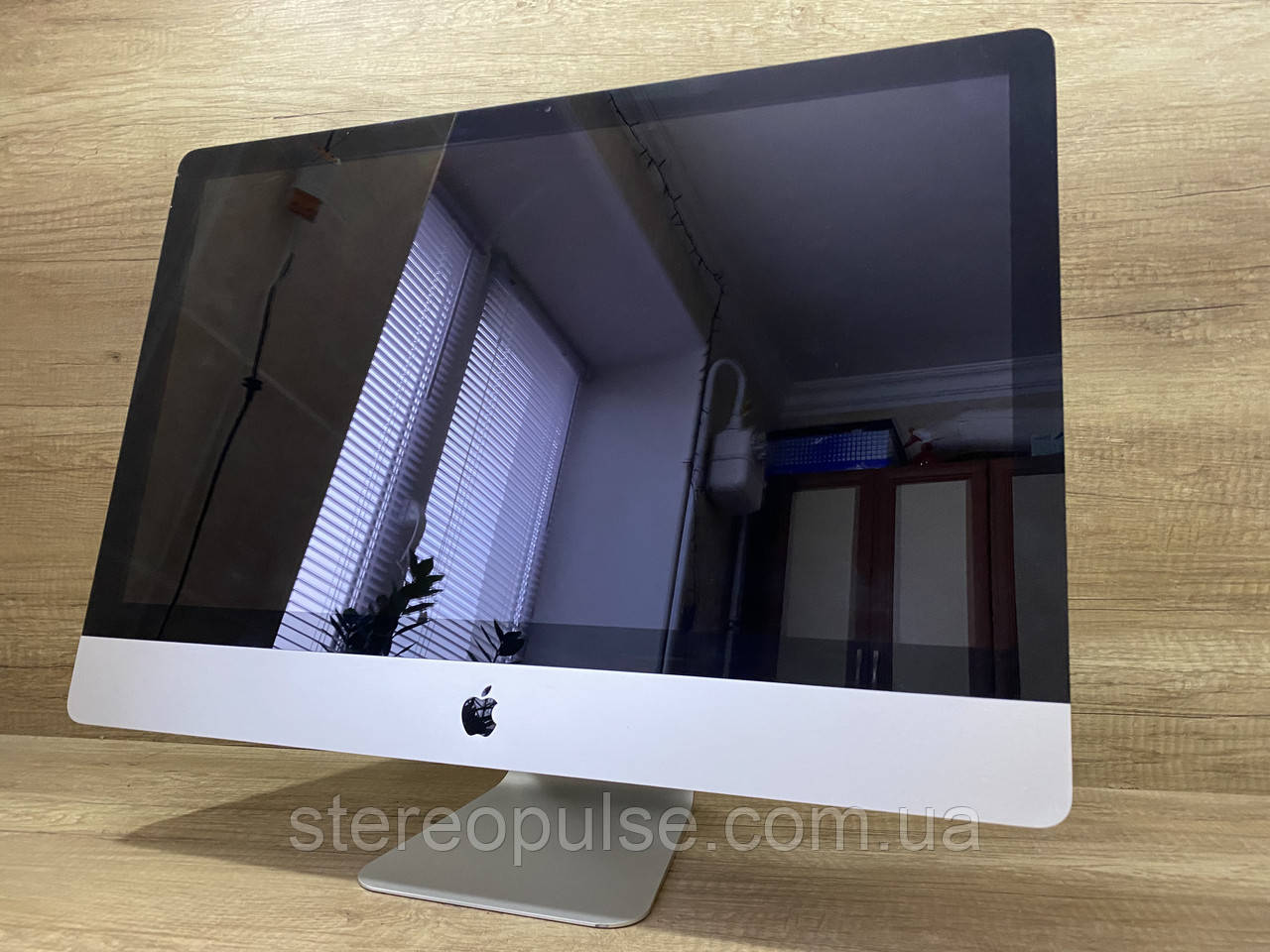 2870121918_w640_h640_287012191