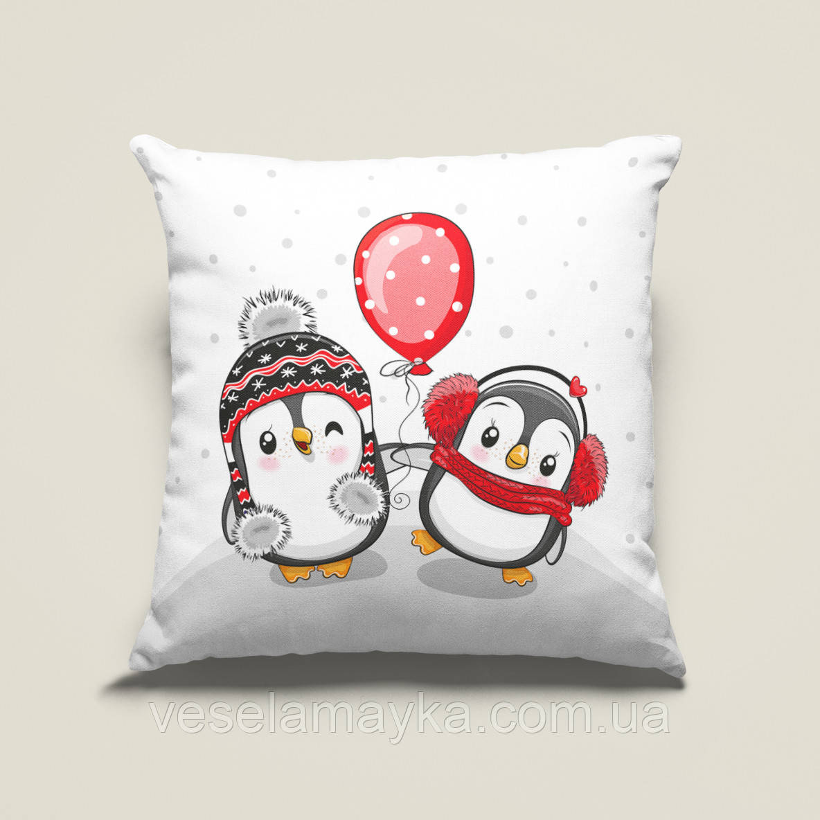 Подушка Пінгвіни з кулькою