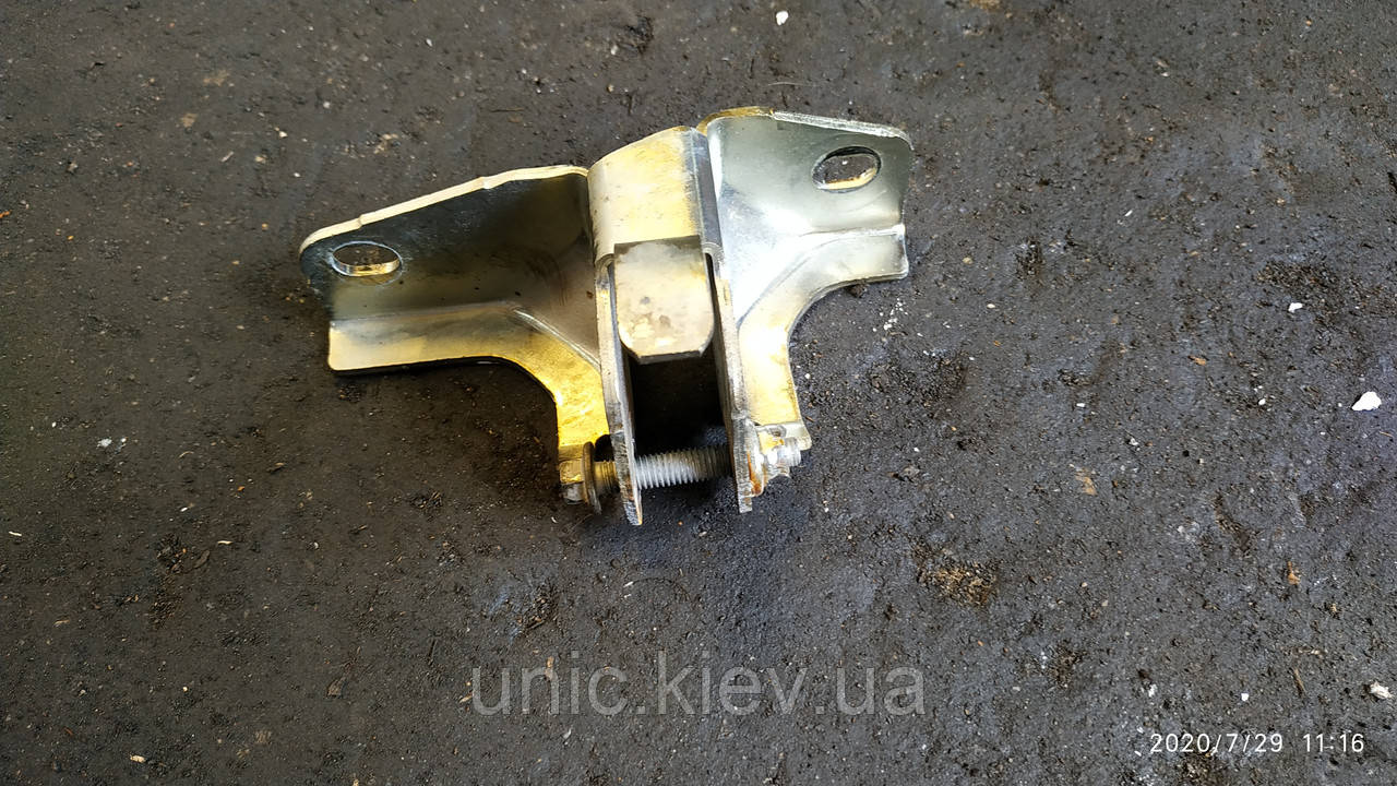 Кронштейн турбо двигуна Рено Меган 3 / Сценік 3 б/в