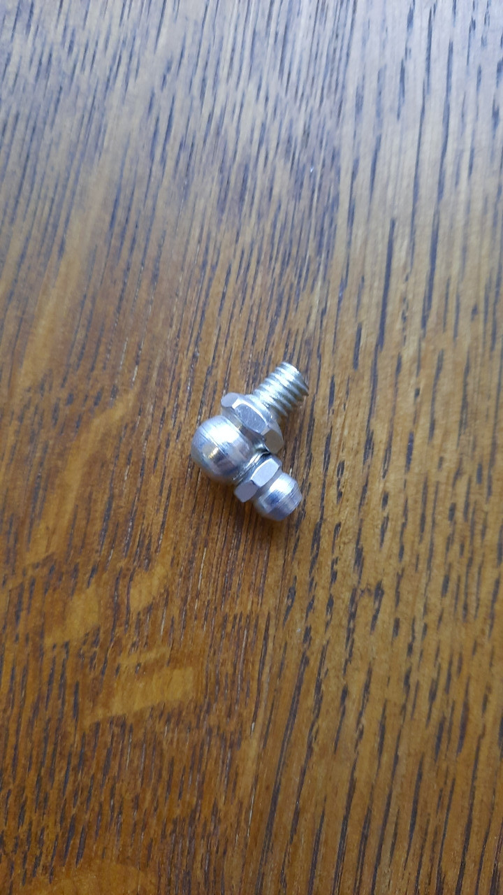 282010-002 Прес-маслянка M8x1 (90 град.)