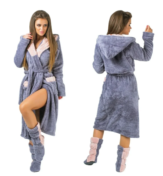 Довгий теплий сірий з рожевим жіночий халат махровий на запах і чобітки