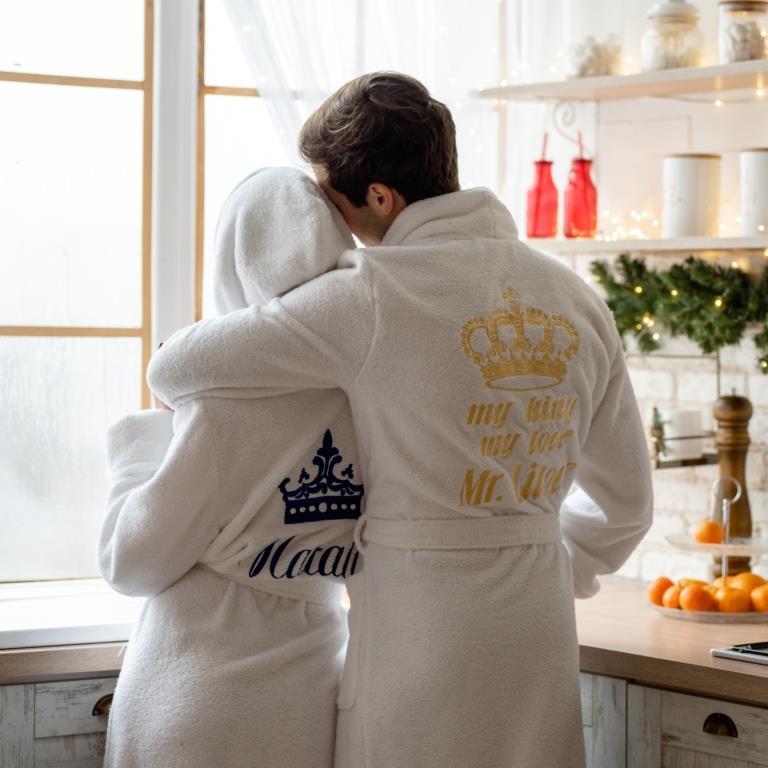 Чоловічий домашній довгий махровий халат з іменною вишивкою