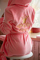 Модный женский махровый теплый халат длинный с капюшоном на запах с именной вышивкой