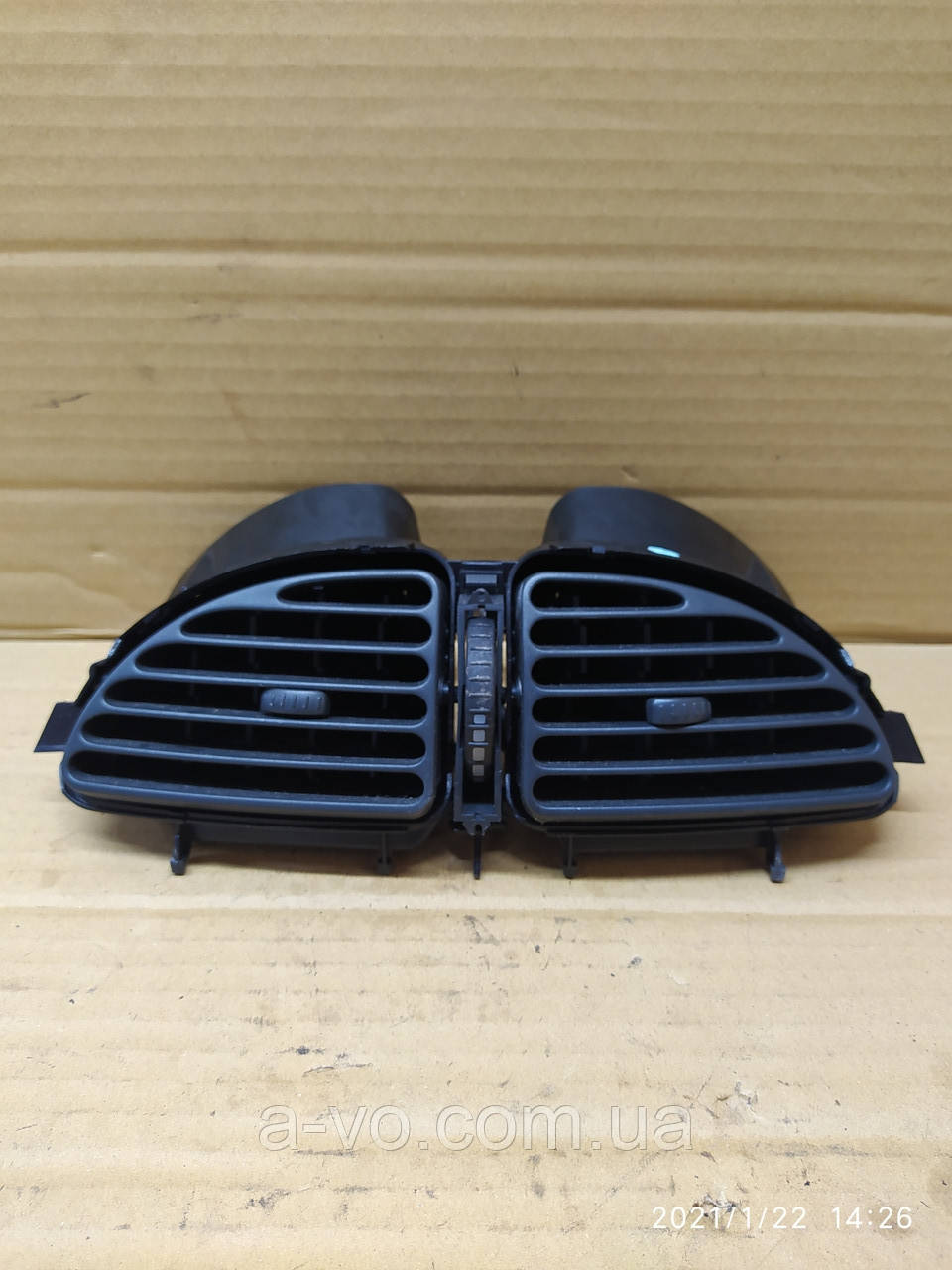 Дефлектор повітряний центральний Citroen C5 963261727A 99024320, фото 1