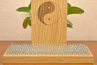 Дошки Садху  дубова з цвяхами для йогів "Інь Янь" для початківців з кроком 1 см