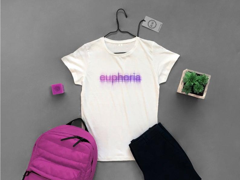 Футболка жіноча з веселим принтом Euphoria