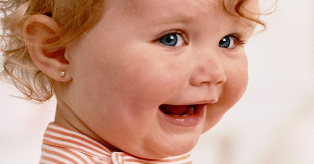 Первые сережки для малышки: что нужно знать — фото №1 Первые сережки для малышки: что нужно знать — фото №1