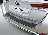 Пластикова захисна накладка на задній бампер для Toyota Auris Touring Sports LIFT 2015-2018, фото 4
