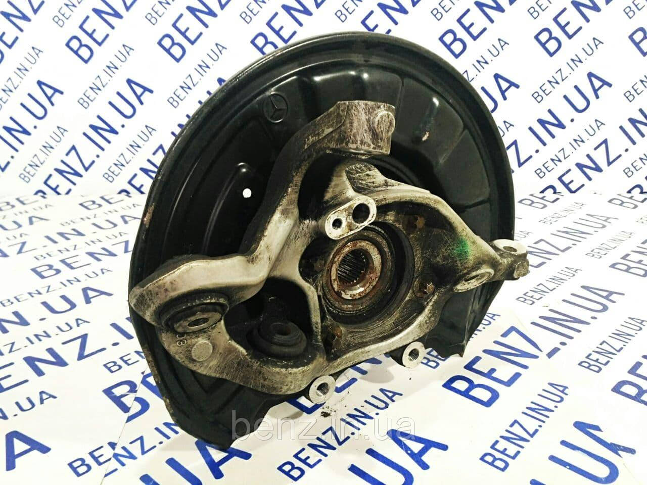 Кулак задньої підвіски праворуч Mercedes W204, C207 A2043503208