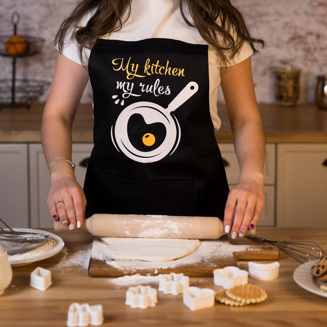 Фартух чорний з написом "My kitchen my rules"