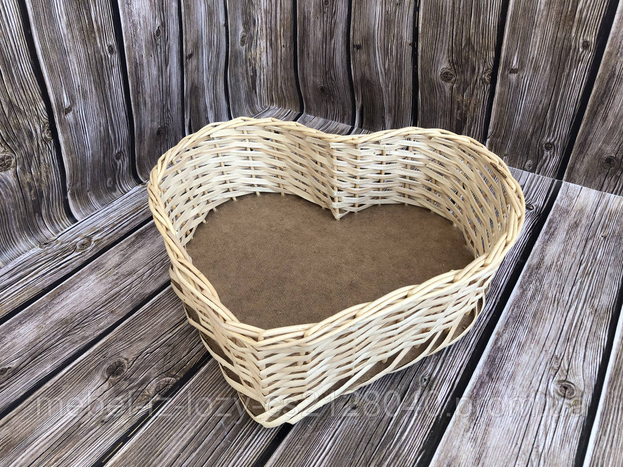 Плетений кошик «Серце» для подарунків та квітів