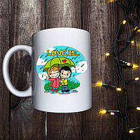 Чашка з малюнком "Love is" керамічна, горнятко з написом у подарунок коханій людині