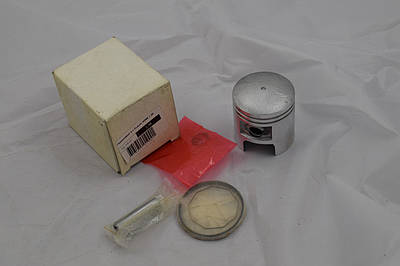 Поршень на скутер SUZUKI AD 50 1.00