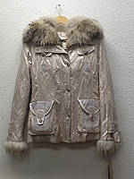 Парка куртка женская натуральная с капюшоном и пышными мехами светлая курточка