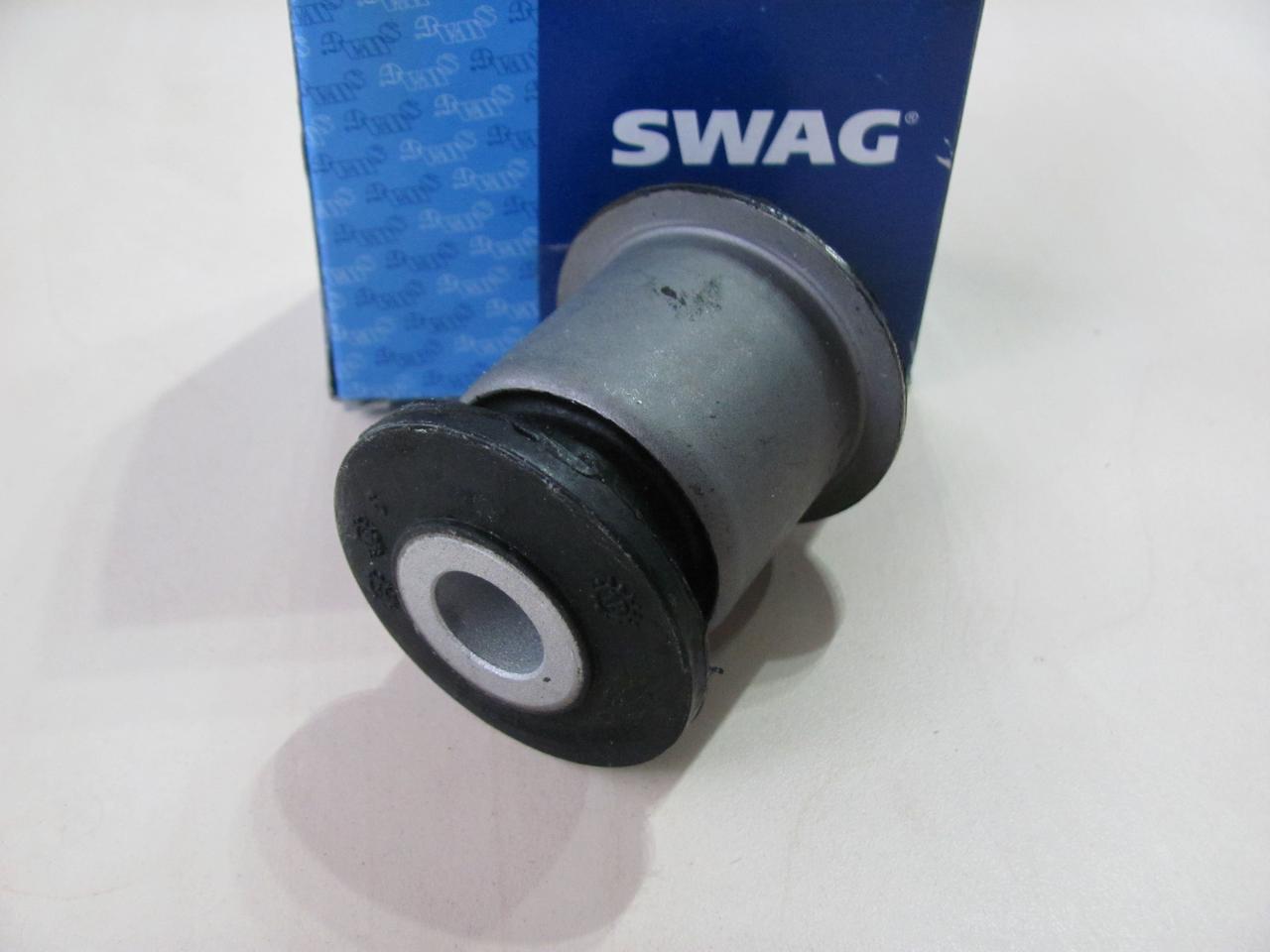 Сайлентблок нижнього важеля передній Volkswagen T4 | 96-03 | SWAG 30600026