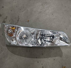 Фара передняя правая YUTONG 6831, ZK6737 (3714-00260) Ютонг.