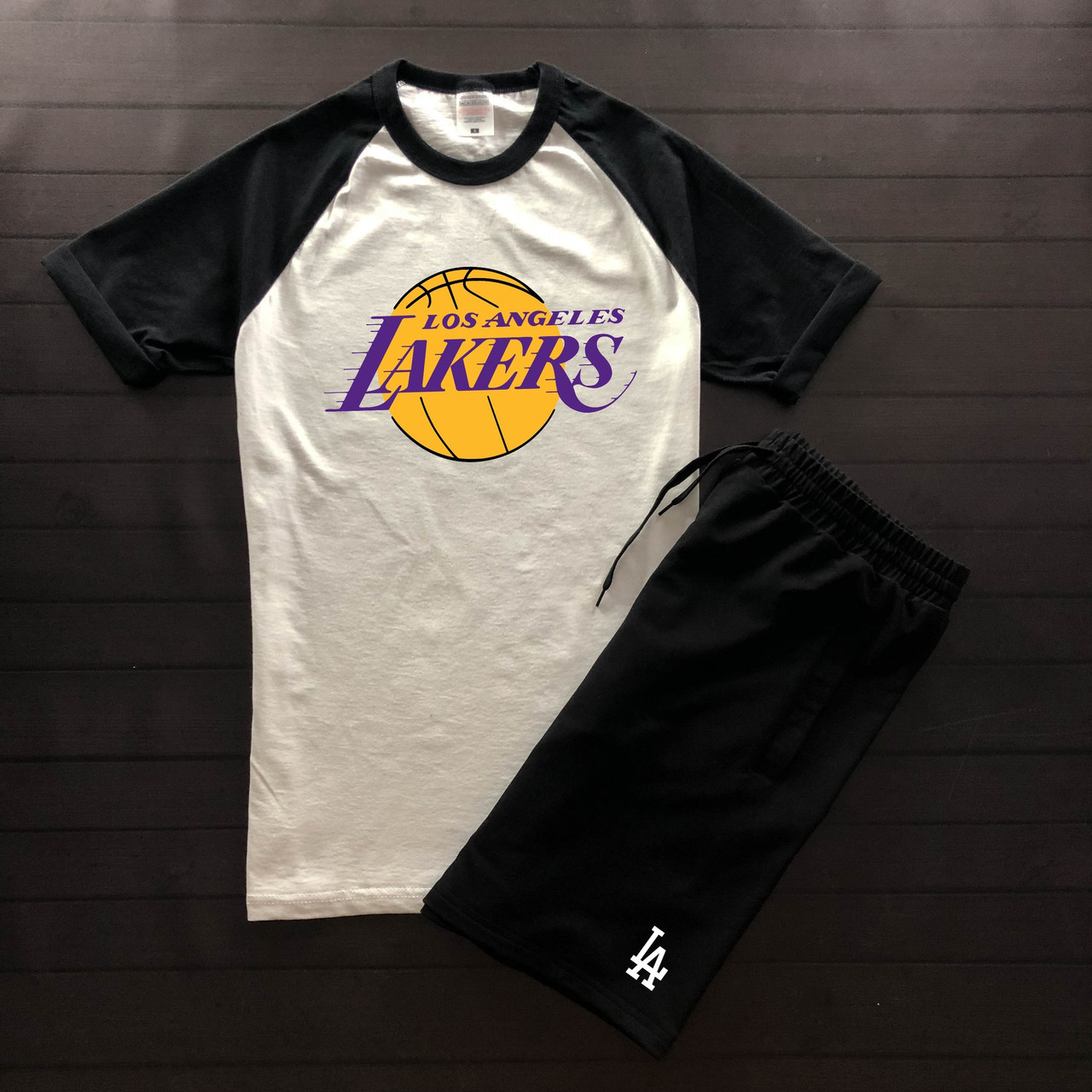 Чоловічий річний комплект двоколірна футболка з принтом "Lakers" і чорні шорти з принтом "LA"