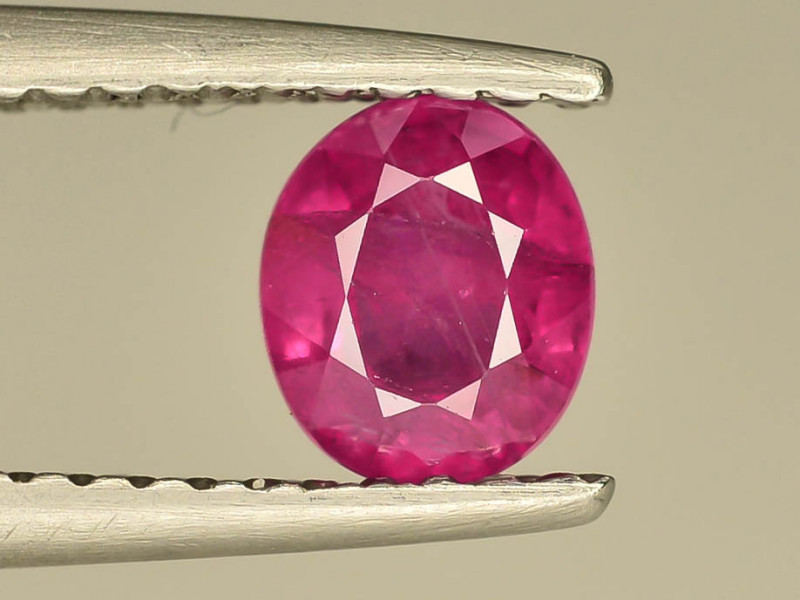 Натуральний Рубін 0,75 Сt. 5,68 x 5,03 x 3,04 mm, фото 1