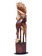 Статуэтка птица журавль с рыбкой деревянная высота 1м