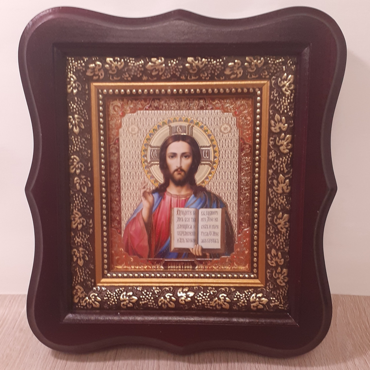 Ікона Спасителя, лик 10х12 см, в темному дерев'яному кіоті