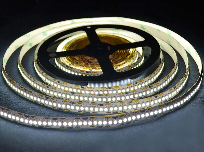 LED стрічка 2835/240 біла (IP20) 12V (5000-6000К)