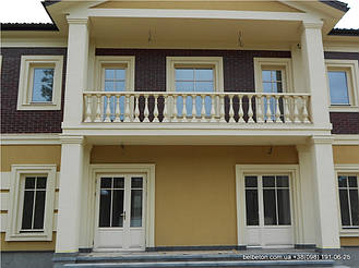 Благодаря своей технологии мрамор из бетона, после установки балюстрада не требует каких-либо дополнительных 

обработок, таких как покраска или шпаклевка. Материал изделий обладает равномерной текстурой и подходит для разных 

климатических усло