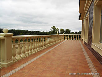 Благодаря своей технологии мрамор из бетона, после установки балюстрада не требует каких-либо дополнительных 

обработок, таких как покраска или шпаклевка. Материал изделий обладает равномерной текстурой и подходит для разных 

климатических усло