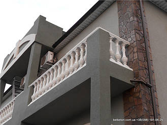 В данной работе была применена белая балюстрада с балясинами, сделанными по технологии мрамор из бетона.  Срок 

службы изделий  не менее 25 лет под открытым небом. Наши балясины и балюстрады обладают высокой прочностью и 

плотность.