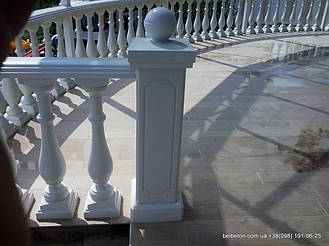 Не теряйте возможность заказать бетонную балюстраду с балясинами. Технология мрамор из бетона снимает с вас нужду 

ухода за данными изделиями. Наши товары не требуют покраски или шпаклевки. Гарантированный срок службы более 25 

лет.
